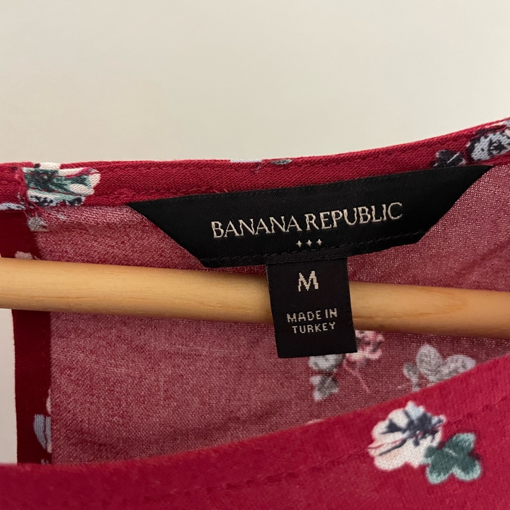Banana Republic Factory Red & Floral Blouse - Picture 4 of 5